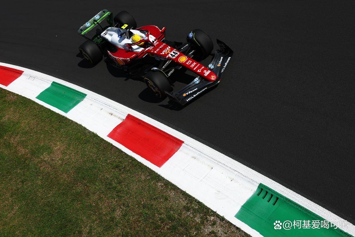 梅赛德斯力克红牛车队，汉密尔顿扛起全队