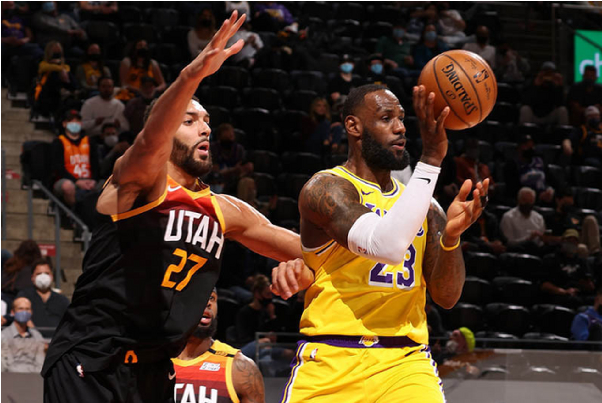 江苏队轻取爵士,浓眉哥扛起全队 江苏队轻取爵士,浓眉哥扛起全队